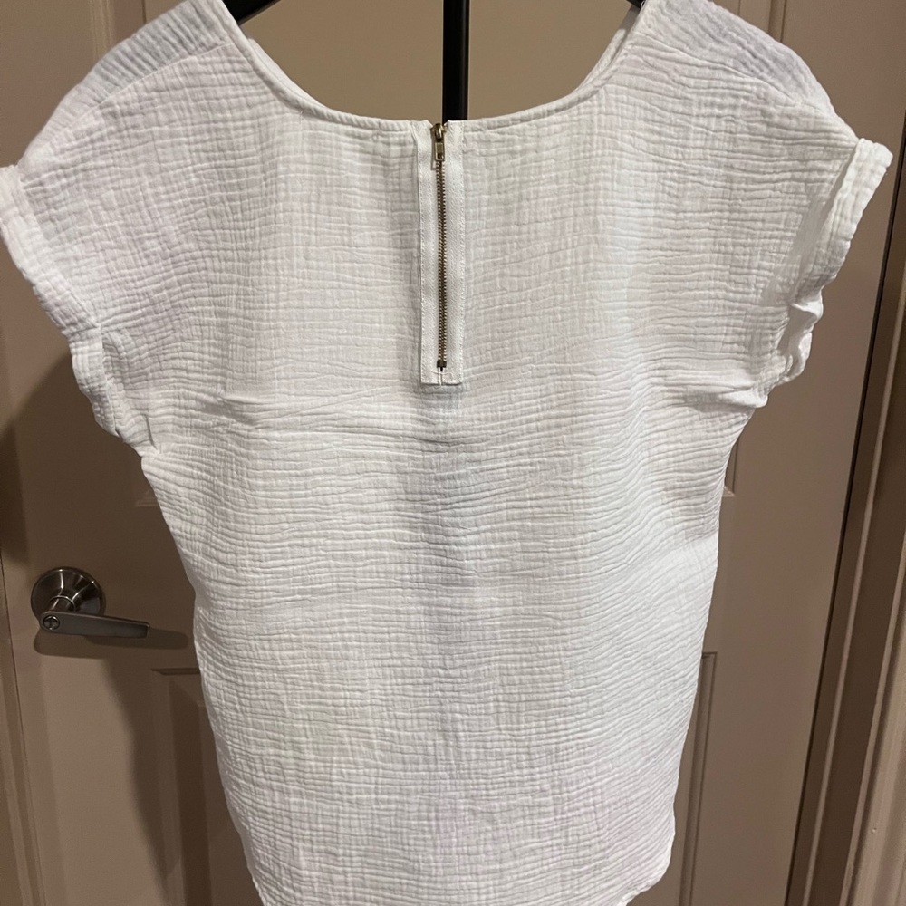 Olive & Oak Textured White Scoop Neck Cap Sleeve Blouse - Picture 5 of 7